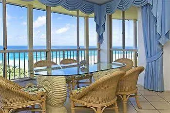 Апарт-отель Whalewatch Ocean Beach Resort Пойнт-Лукаут