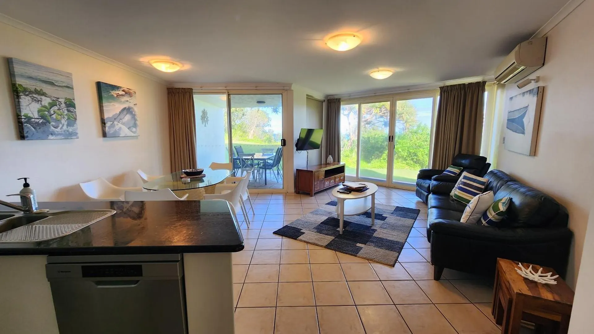 Whalewatch Ocean Beach Resort Пойнт-Лукаут