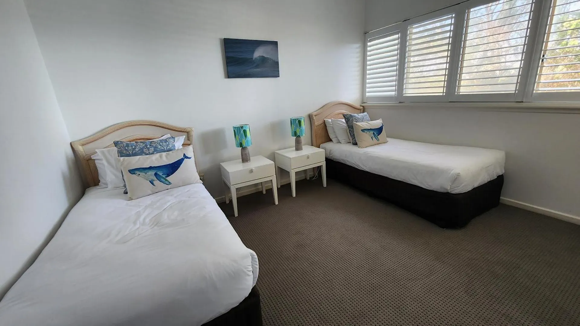 Апарт-отель Whalewatch Ocean Beach Resort Пойнт-Лукаут