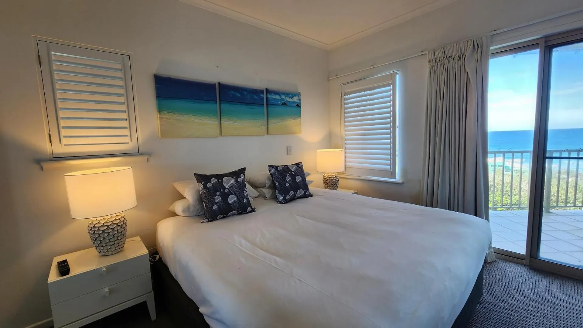 Whalewatch Ocean Beach Resort Пойнт-Лукаут 4*,  Австралия